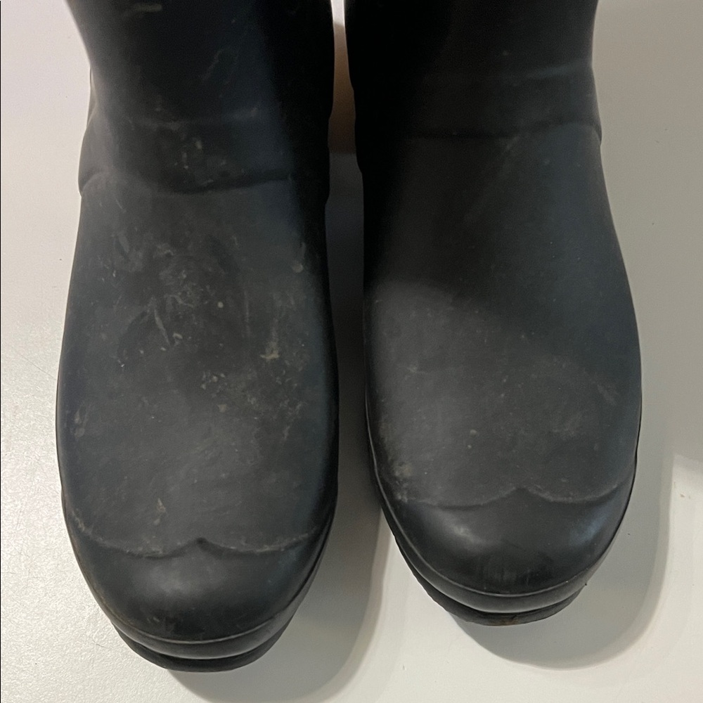 Hunter Classic Black Waterproof Boots - Picture 2 of 4